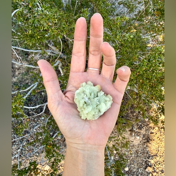 Prehnite - Picture 4 of 4